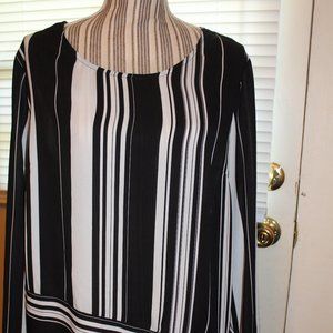 Roz & Ali Black and White top